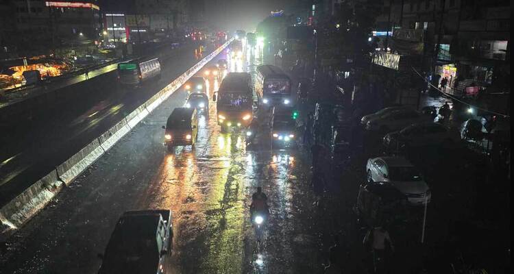 ঢাকায় ঝড়-বৃষ্টি ও বজ্রপাত