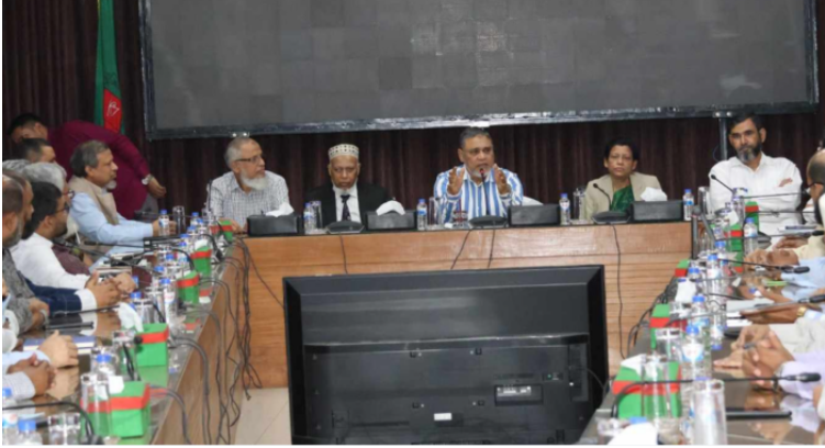 আপনারা অসাধ্য সাধন করেছেন, কর্মকর্তাদের বললেন সিইসি