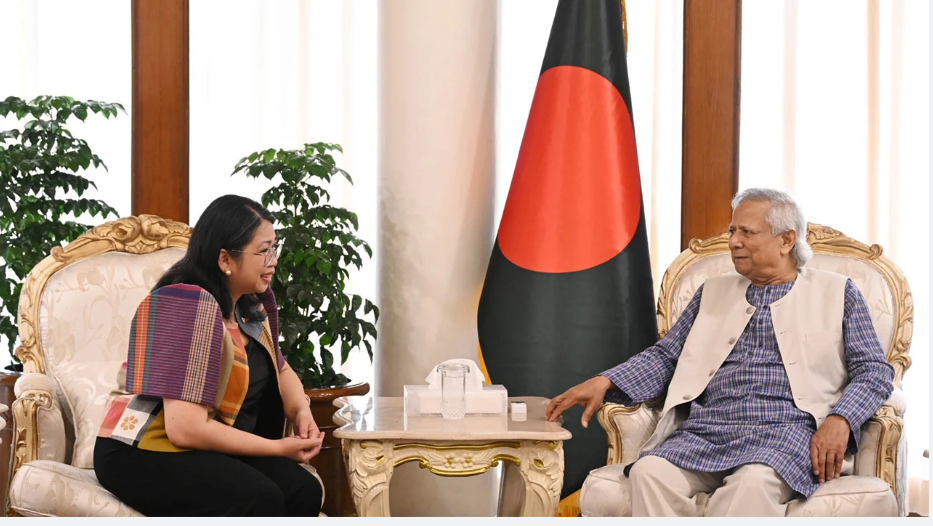 প্রধান উপদেষ্টার সঙ্গে ফিলিপাইনের রাষ্ট্রদূতের সাক্ষাৎ