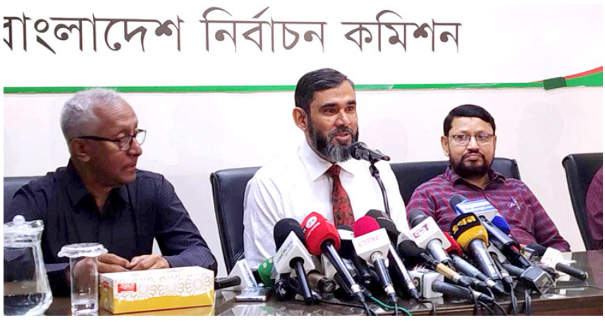 প্রবাসীদের যে কোনো পরিসরেই ভোটের আওতায় আনবো: ইসি সানাউল্লাহ