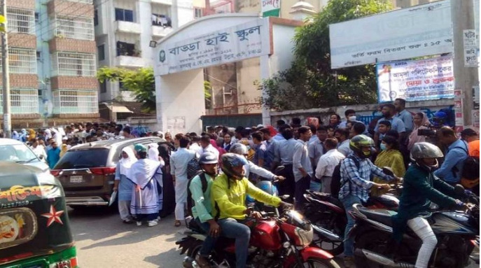 শেষ হলো এসএসসির প্রথমদিনের পরীক্ষা, প্রশ্ন নিয়ে খুশি শিক্ষার্থীরা