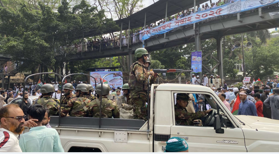 সোহরাওয়ার্দী উদ্যানকেন্দ্রিক নিরাপত্তায় সেনাবাহিনীর টহল
