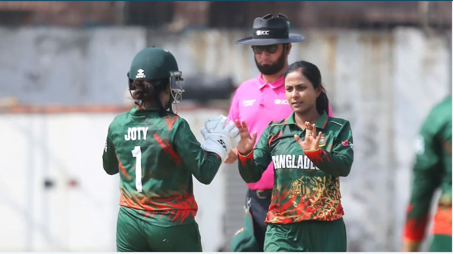 টস হেরে বোলিংয়ে ভালো শুরু বাংলাদেশের