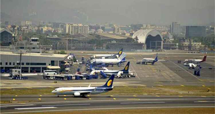 পাকিস্তানের হামলার পর ভারতের একাধিক বিমানবন্দর বন্ধ