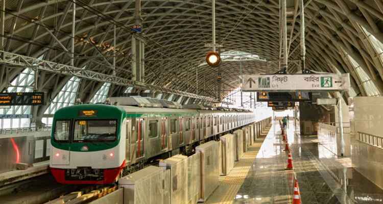 মেট্রো স্টেশনে এবার ব্যবসার দারুণ সুযোগ!