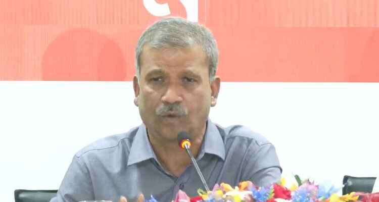 হামিদের বিদেশ গমন ও আ.লীগ নিষিদ্ধ নিয়ে মুখ খুললেন আইন উপদেষ্টা