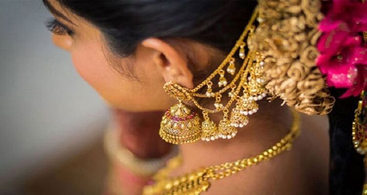 আবারো কমলো সোনার দাম