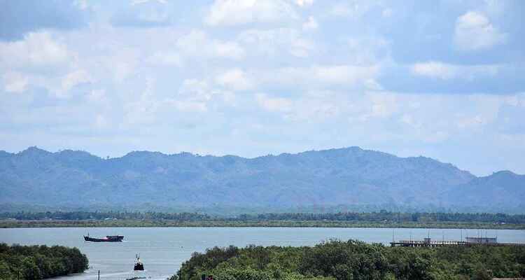 গুলি করে ৩ বাংলাদেশি জেলেকে ধরে নিয়ে গেল আরাকান আর্মি