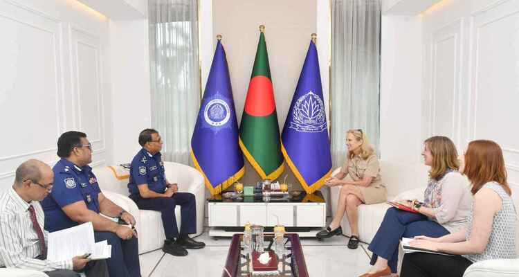আইজিপির সাথে রবার্ট এফ কেনেডি মানবাধিকার সংস্থার প্রতিনিধিদলের সাক্ষাৎ