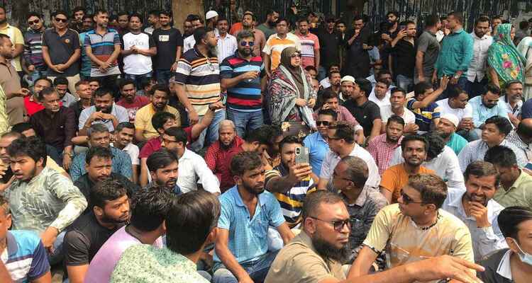 ইশরাককে মেয়র পদে বসানোর দাবিতে আজও বিক্ষোভ