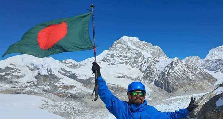 সপ্তম বাংলাদেশি হিসেবে এভারেস্ট চূড়ায় শাকিল