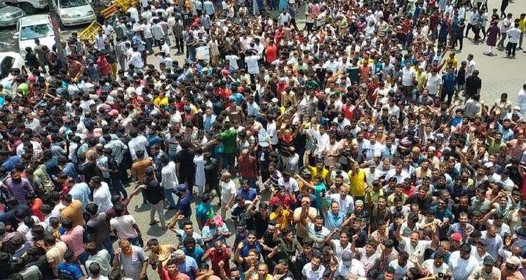 ইশরাক সমর্থকদের অবস্থান, মৎস্য ভবন-কাকরাইল যানচলাচল বন্ধ