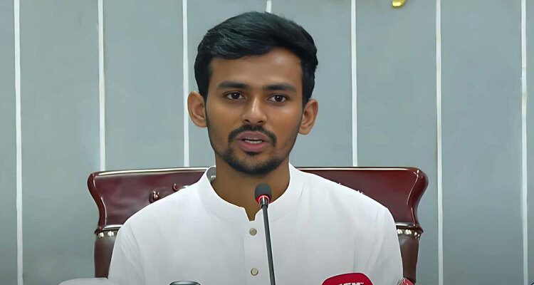 মাহফুজ ভাইয়ের সঙ্গে যা ঘটল, তাতে হতাশ হয়েছি : উপদেষ্টা আসিফ