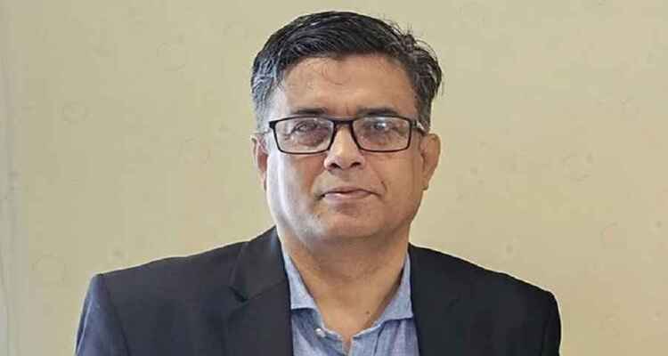 মধ্যরাতে ফেসবুক পোস্টে যা লিখলেন প্রধান উপদেষ্টার প্রেস সচিব