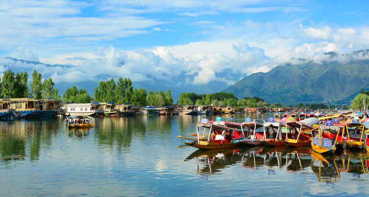 এবার প্রকৃতির তাণ্ডব কাশ্মিরে, তাপমাত্রার রেকর্ড ভাঙল ৫৭ বছরের