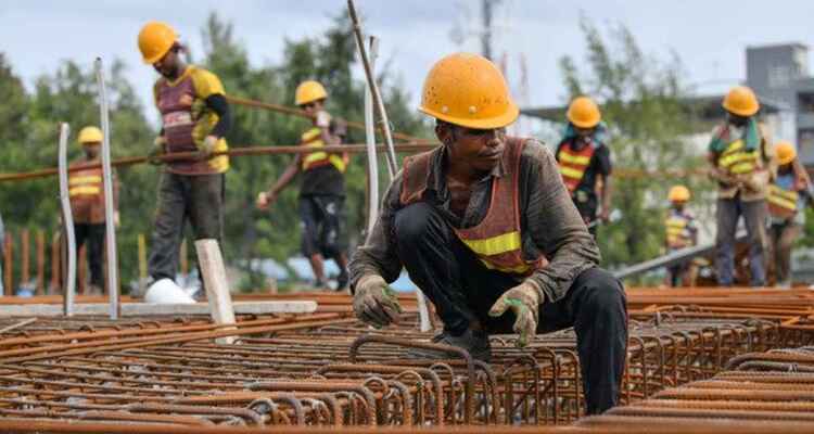 মালয়েশিয়ায় শ্রমবাজার চালুতে উচ্চপর্যায়ের বৈঠক আজ