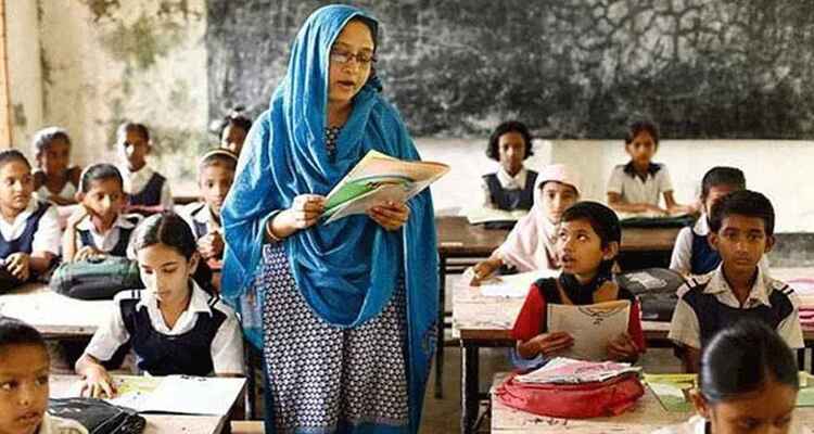 আজ থেকে পূর্ণদিবস কর্মবিরতিতে সরকারি প্রাথমিকের সহকারী শিক্ষকরা