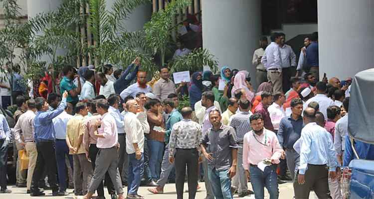 আন্দোলন স্থগিত, স্থবির সচিবালয়ে আপাতত স্বস্তি