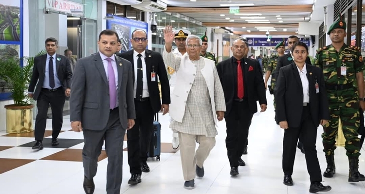 জাপানের উদ্দেশে ঢাকা ছেড়েছেন প্রধান উপদেষ্টা