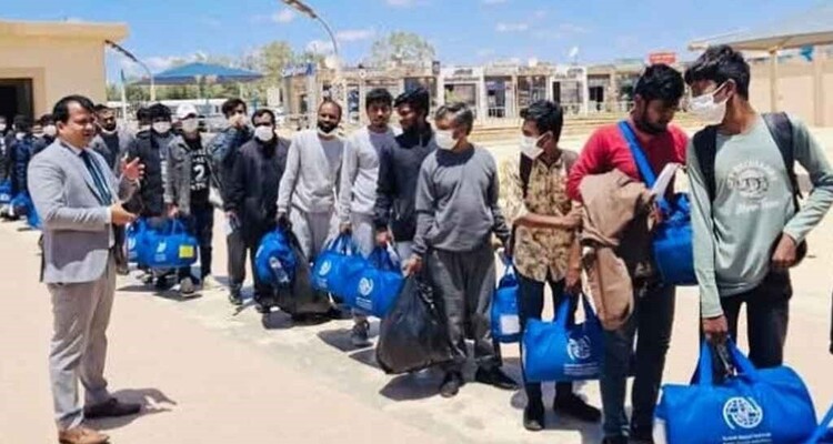 বুধবার দেশে ফিরছেন লিবিয়ায় আটক দেড়শ বাংলাদেশি 