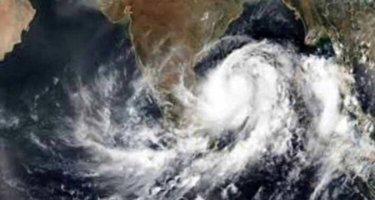 স্থলভাগে উঠে এসেছে নিম্নচাপ, ৮০ কিমি বেগে ঝড়ের শঙ্কা