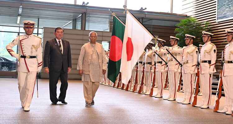 জাপানের প্রধানমন্ত্রীর সঙ্গে ড. ইউনূসের বৈঠক