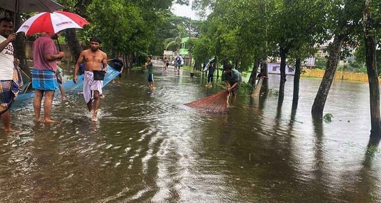 ৭ বিভাগে ভারী বৃষ্টিপাতের পূর্বাভাস, ভূমিধ্বসের শঙ্কা