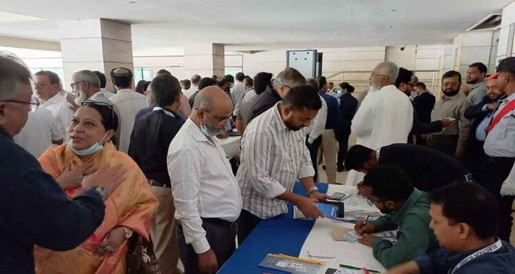 বিজিএমইএ নির্বাচনে ভোটগ্রহণ চলছে