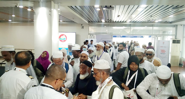 সিলেট থেকে মদিনার পথে হজের প্রথম ফ্লাইট