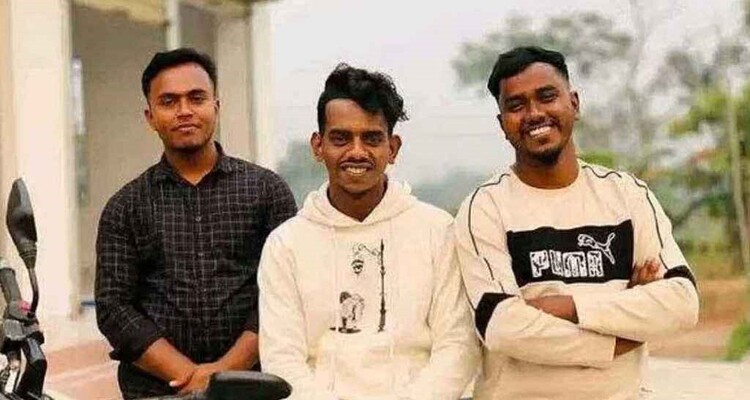 বাসের সঙ্গে মোটরসাইকেলের সংঘর্ষ, ৩ বন্ধু নিহত