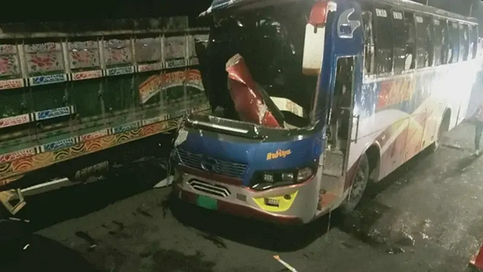 পদ্মা সেতুতে ভয়াবহ দুর্ঘটনা, চালকসহ নিহত ২