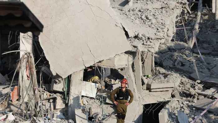 ইরানের ক্ষেপণাস্ত্র হামলায় ইসরায়েলে নিহত ৩, আহত দেড় শতাধিক