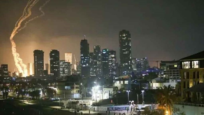 ইরানের কড়া হুঁশিয়ারি: ইসরায়েলকে সহযোগিতা করলে লক্ষ্যবস্তু হবে যুক্তরাষ্ট্র-যুক্তরাজ্য-ফ্রান্সের ঘাঁটি