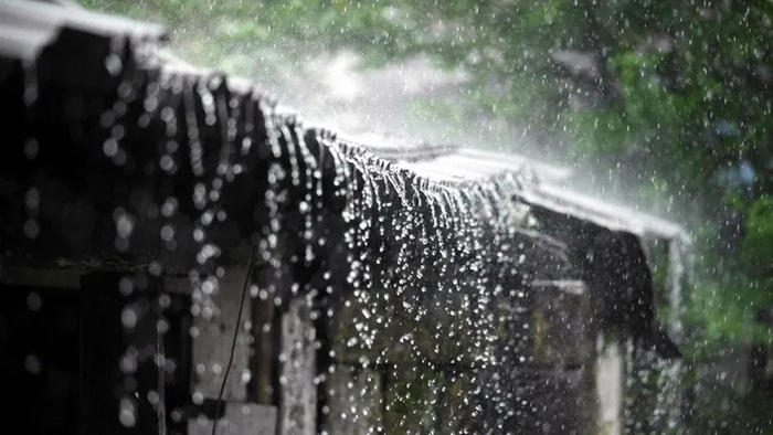 সোমবার সকাল থেকে অতি ভারী বর্ষণের আভাস