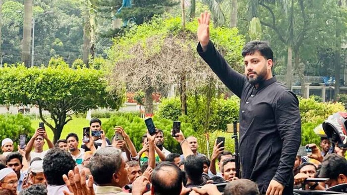 নগর ভবনে উপস্থিত হয়ে নতুন কর্মসূচি দেবেন ইশরাক