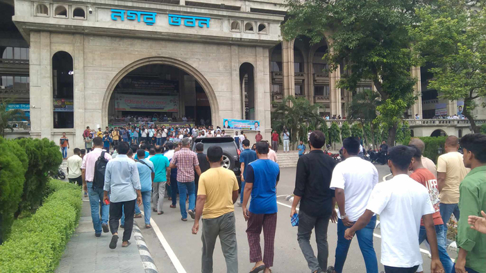 নগর ভবনে ফের ইশরাক, সঙ্গে অনুসারীরা