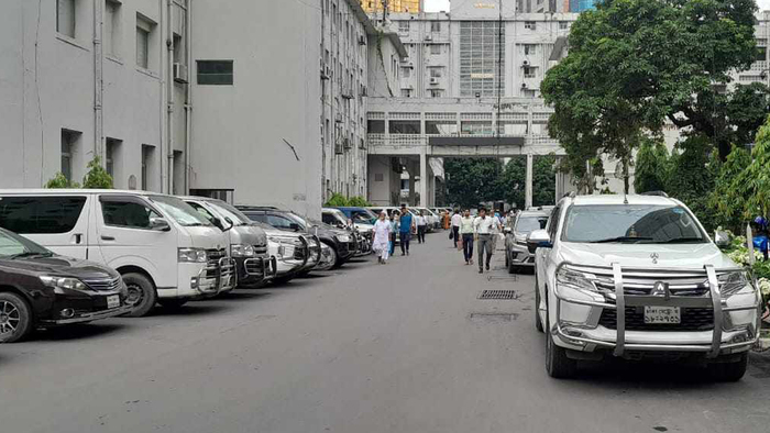 ১০ দিন পর খুলল সচিবালয়, সবার মধ্যে ঈদের আমেজ