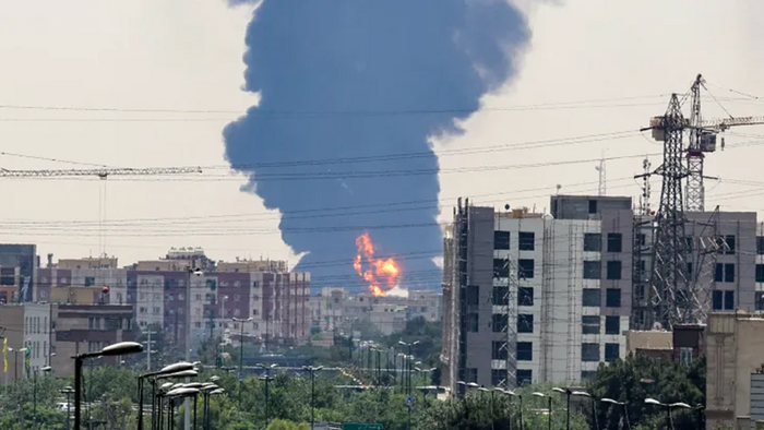 তেহরানে ফের বিস্ফোরণ, ইসফাহানে প্রতিরক্ষা মন্ত্রণালয়ে হামলা
