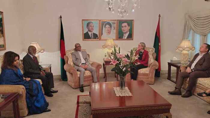 গুলশানে বিএনপি নেতাদের সঙ্গে ব্রিটিশ হাইকমিশনারের বৈঠক