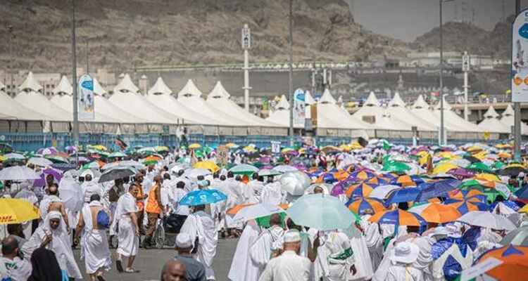 মিনায় হাজিরা, হজের আনুষ্ঠানিকতা শুরু