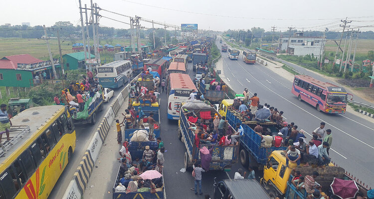 ঢাকা-টাঙ্গাইল-যমুনা সেতু মহাসড়কে ৩০ কিলোমিটার যানজট