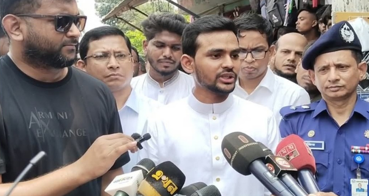 এপ্রিলে নির্বাচনের তারিখ মাথায় রেখে রোডম্যাপ দেবে ইসি: আসিফ মাহমুদ