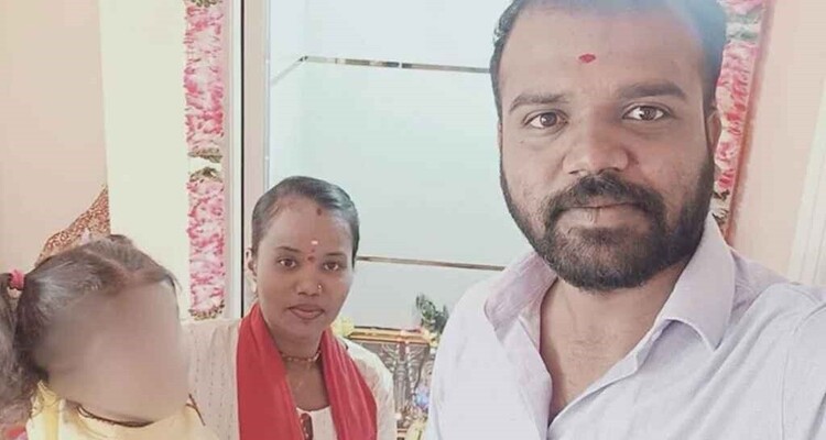 স্ত্রীর কাটা মাথা নিয়ে থানায় স্বামী!