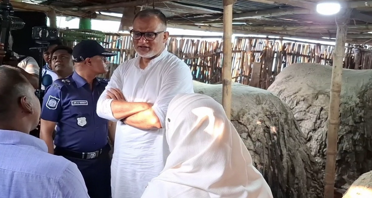 ‘১২ বছরের মধ্যে এবার সর্বোচ্চ দামে চামড়া বিক্রি হয়েছে’