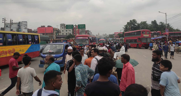 গাবতলীতে ঘরমুখো মানুষের স্রোত, ভাড়া দ্বিগুণ