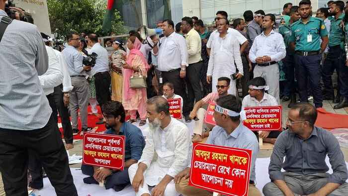 বিকেলে অর্থ উপদেষ্টার সঙ্গে বৈঠকে বসছেন এনবিআরের আন্দোলনকারীরা