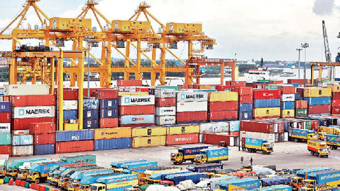 দুই দিনের অচলাবস্থার পর চট্টগ্রাম বন্দর পুরোদমে সচল