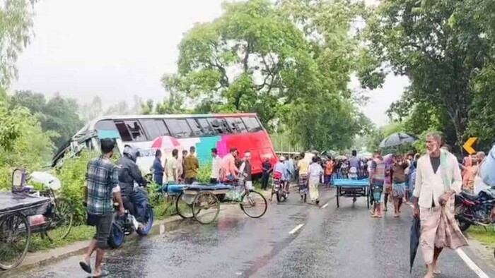 ঠাকুরগাঁওয়ে সড়ক দুর্ঘটনায় বাবা-মেয়ে নিহত