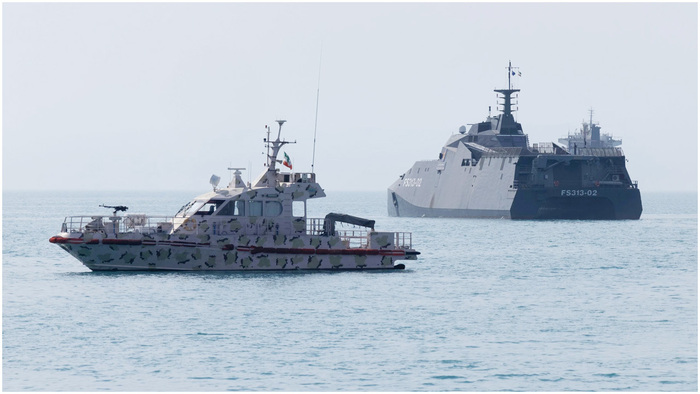 হরমুজ প্রণালী বন্ধের অনুমোদন দিলো ইরানের পার্লামেন্ট