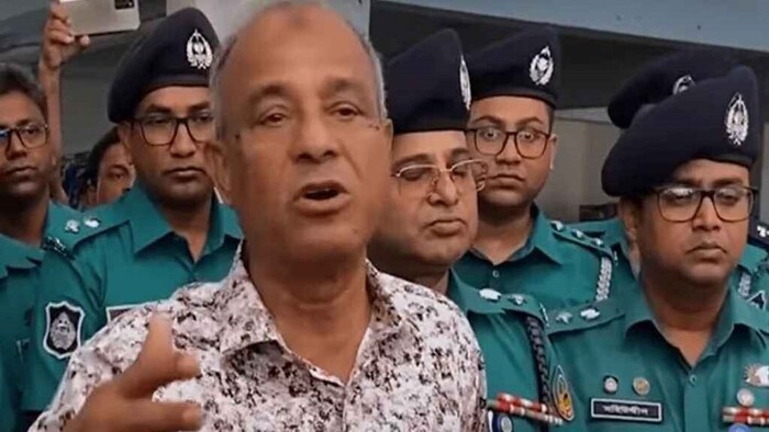 বাংলাদেশে পাচারের জন্যই ফেনসিডিল তৈরি করে ভারত: স্বরাষ্ট্র উপদেষ্টা